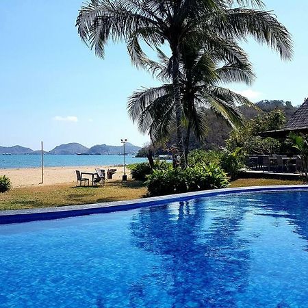 Luwansa Beach Hotel Лабуан-Бахо Экстерьер фото