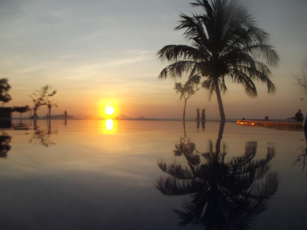 Luwansa Beach Hotel Лабуан-Бахо Экстерьер фото