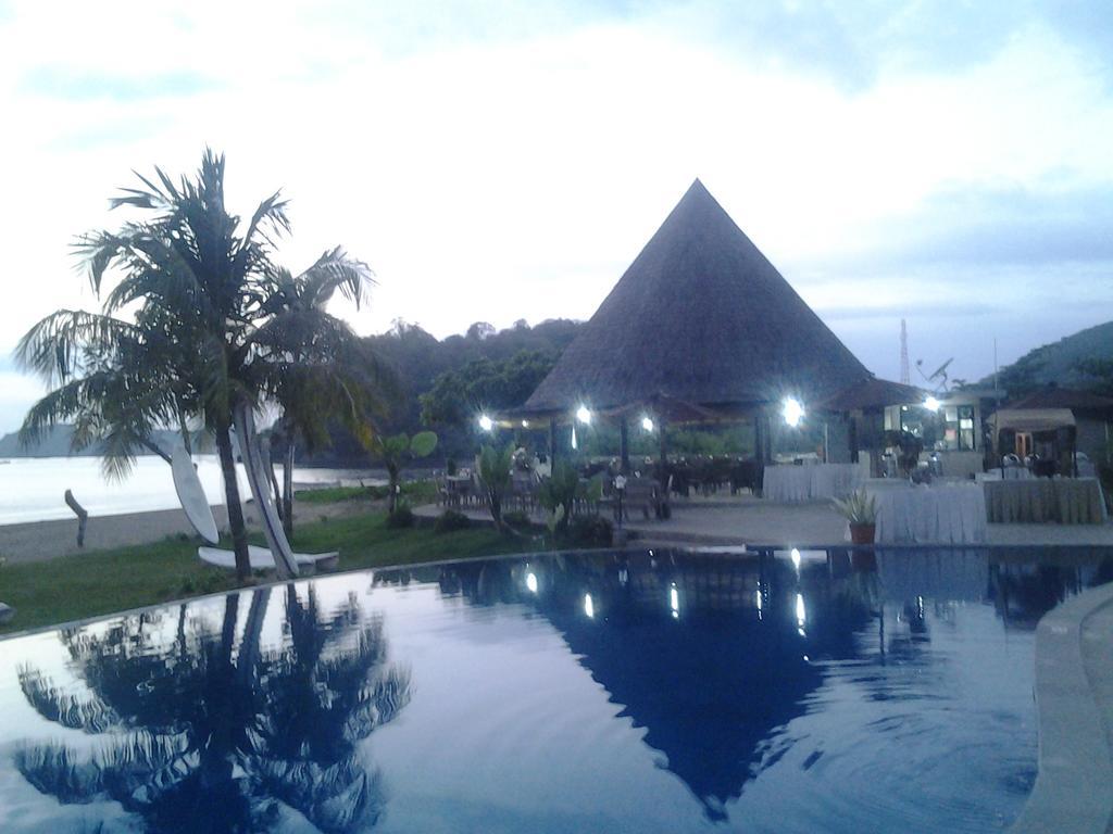 Luwansa Beach Hotel Лабуан-Бахо Экстерьер фото